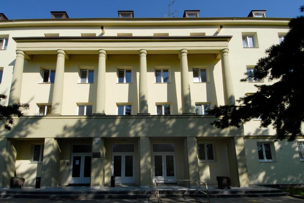 Tauferovy Koleje Hostel Brno Luaran gambar