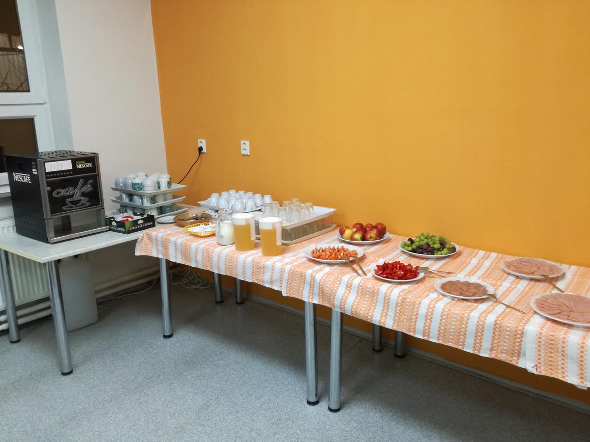 Tauferovy Koleje Hostel Brno Luaran gambar